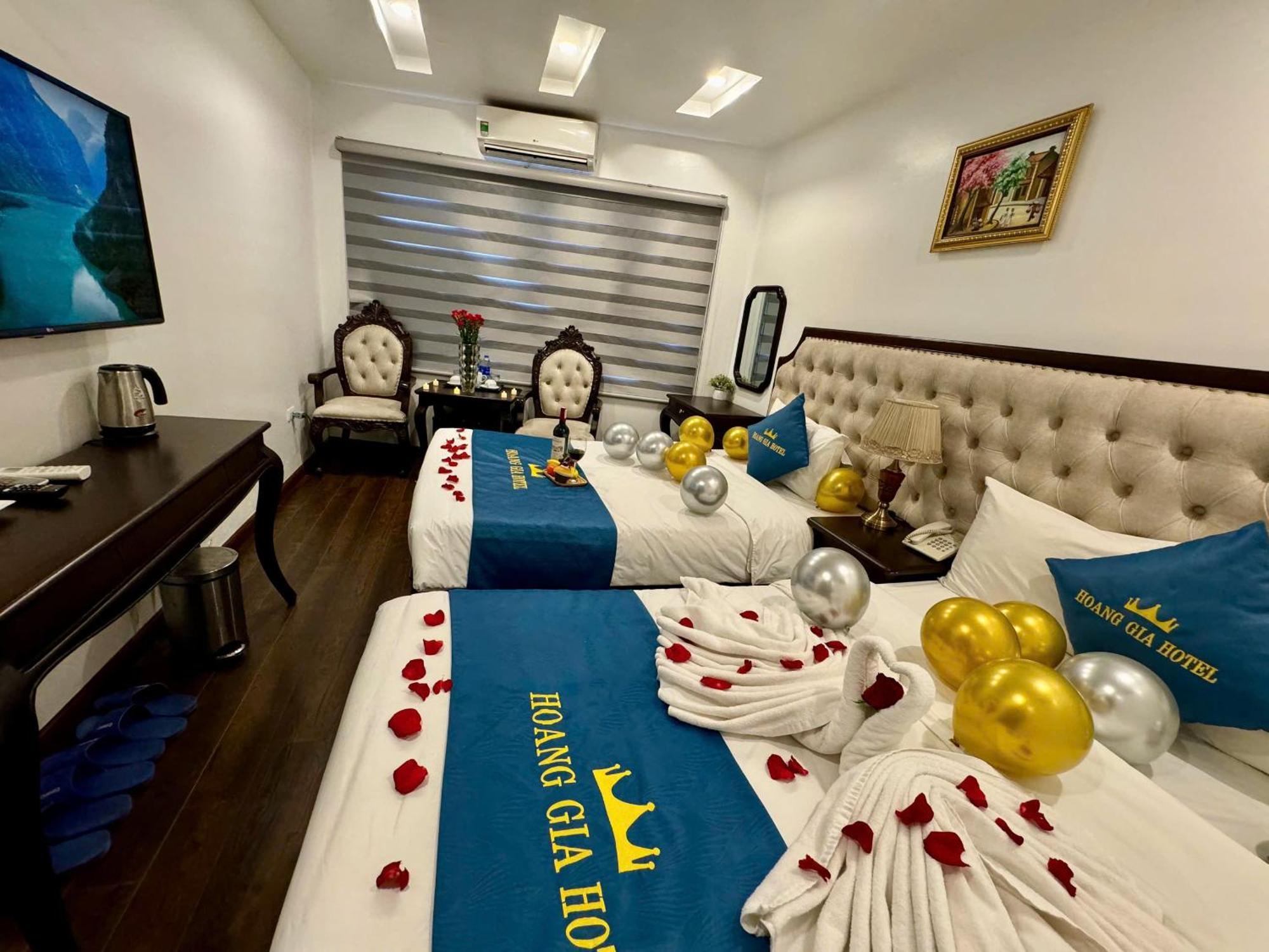 Hoang Gia Hotel Nhan Hoa Hanoi Exterior photo