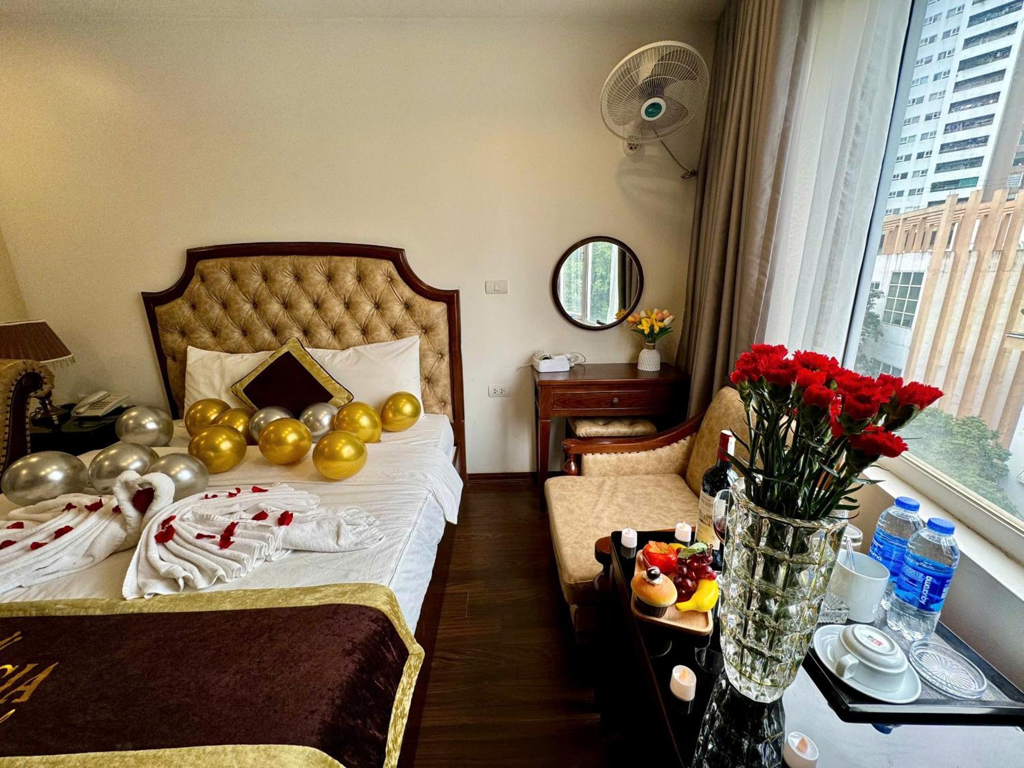 Hoang Gia Hotel Nhan Hoa Hanoi Exterior photo