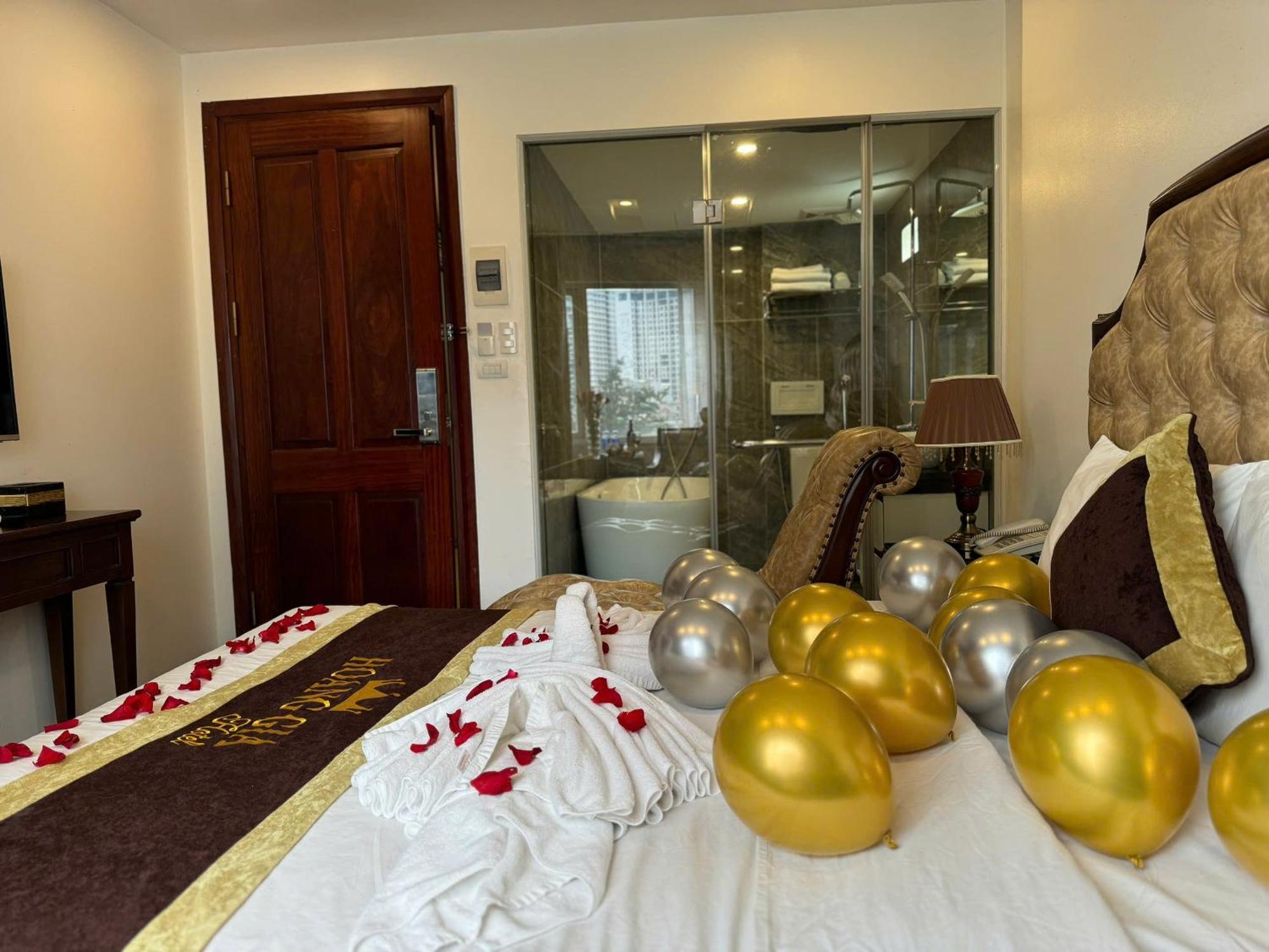Hoang Gia Hotel Nhan Hoa Hanoi Exterior photo