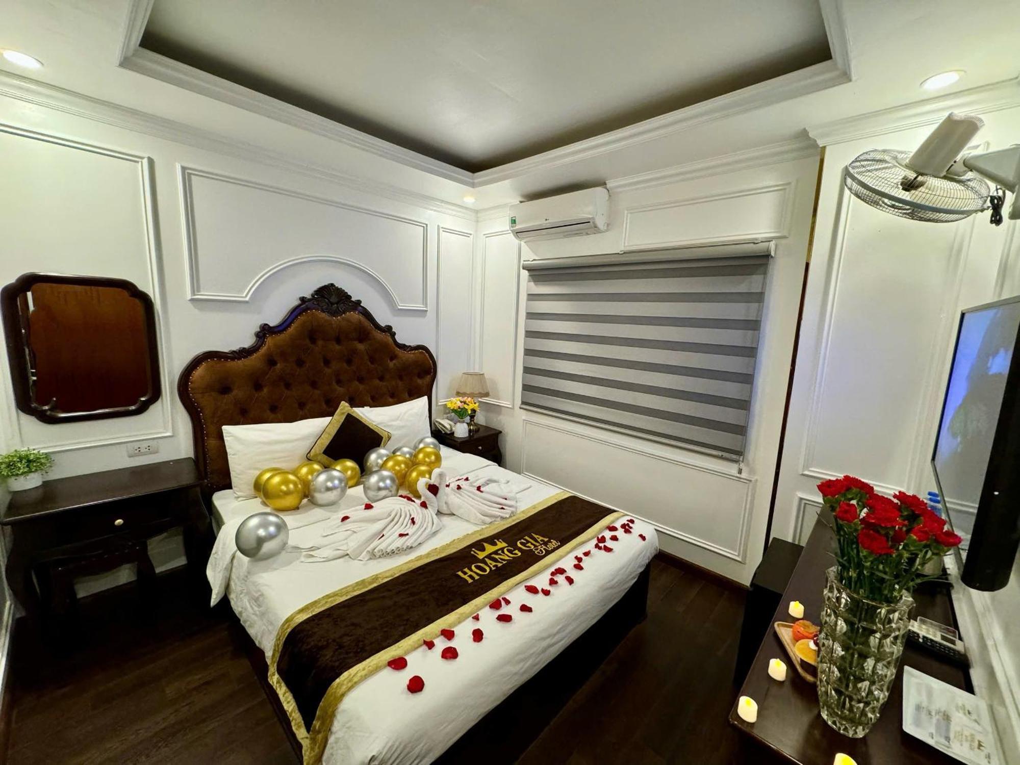 Hoang Gia Hotel Nhan Hoa Hanoi Exterior photo