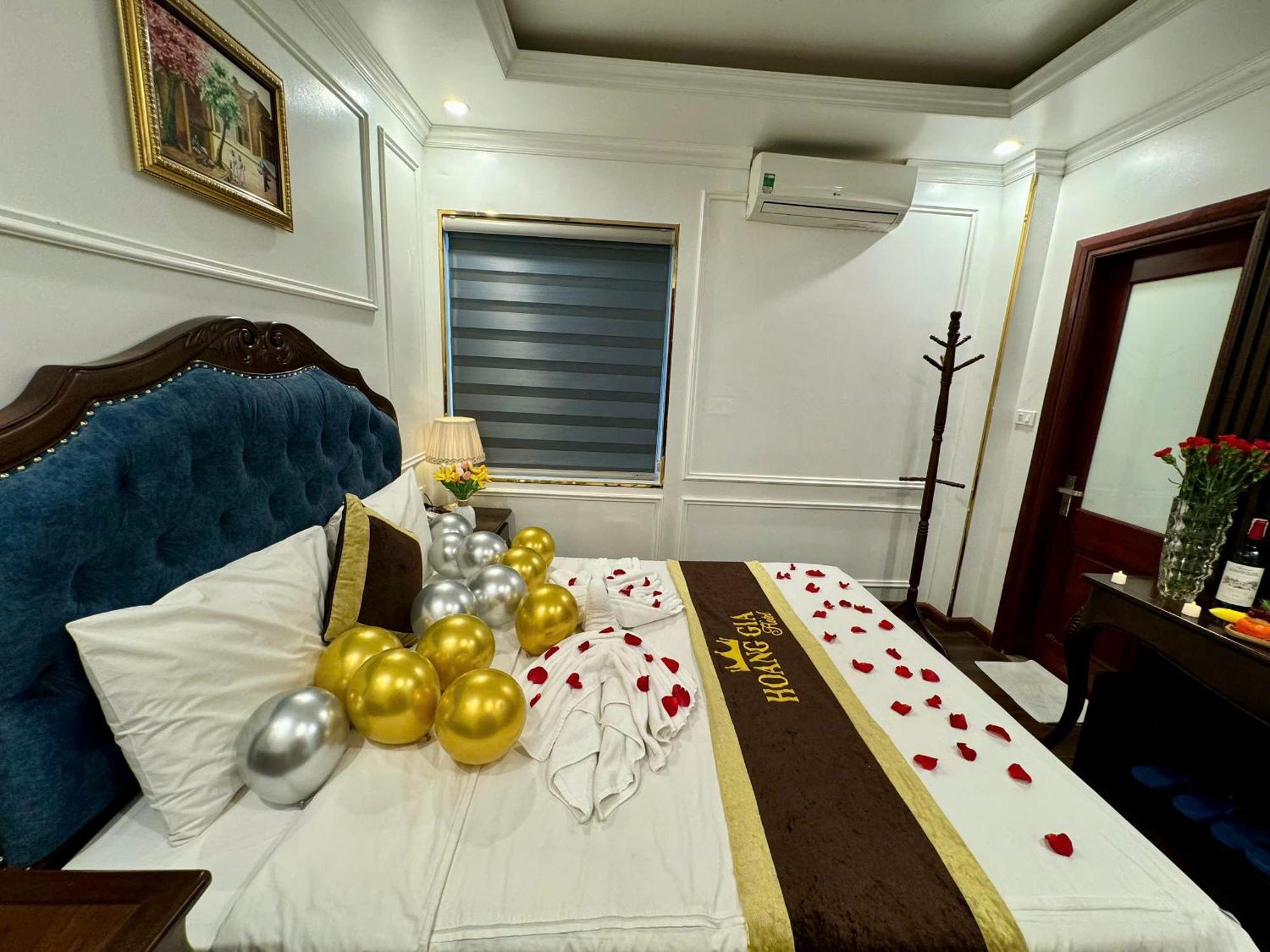 Hoang Gia Hotel Nhan Hoa Hanoi Exterior photo