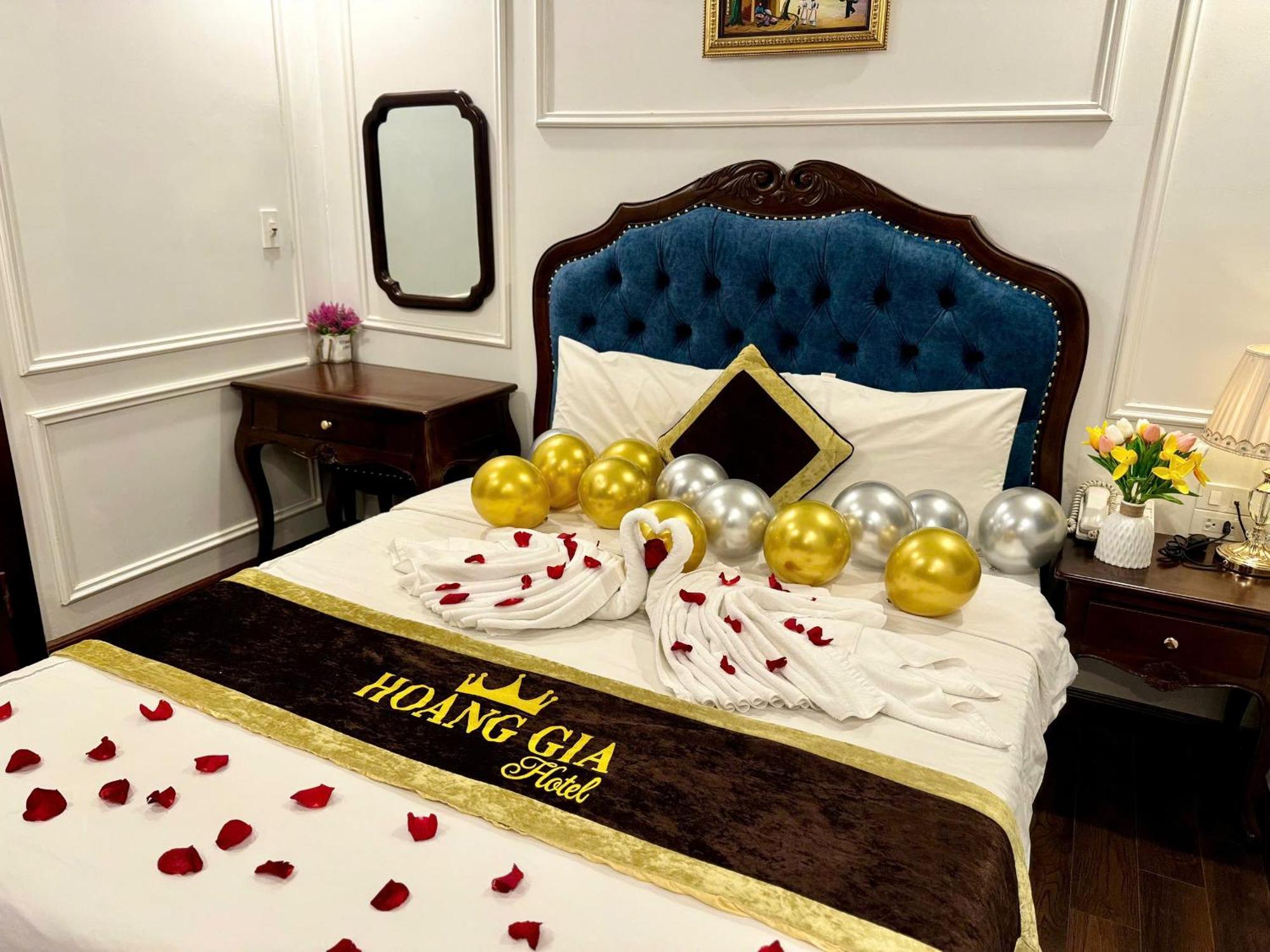 Hoang Gia Hotel Nhan Hoa Hanoi Exterior photo