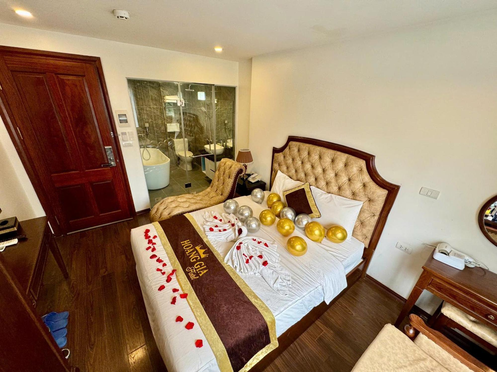 Hoang Gia Hotel Nhan Hoa Hanoi Exterior photo