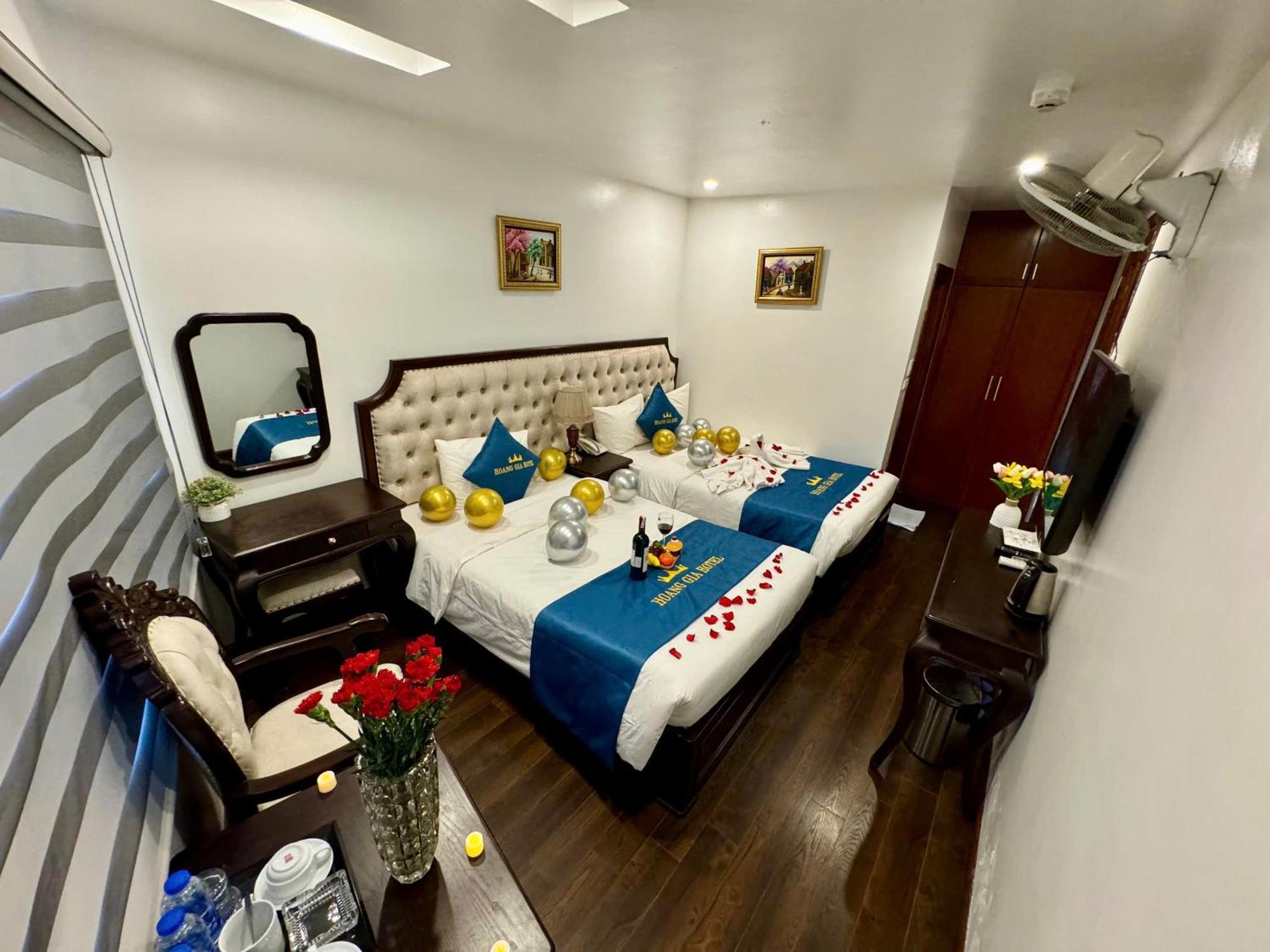 Hoang Gia Hotel Nhan Hoa Hanoi Exterior photo