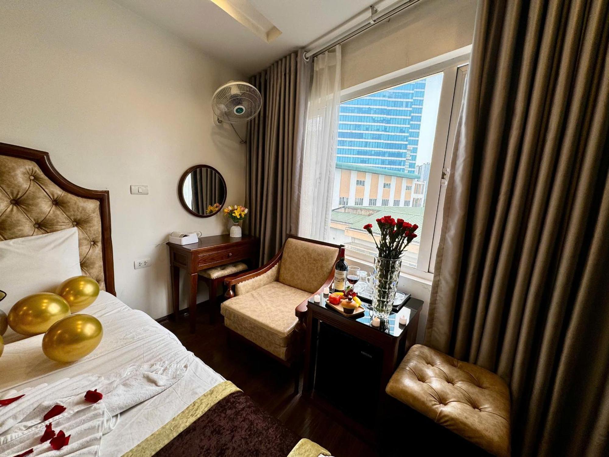 Hoang Gia Hotel Nhan Hoa Hanoi Exterior photo
