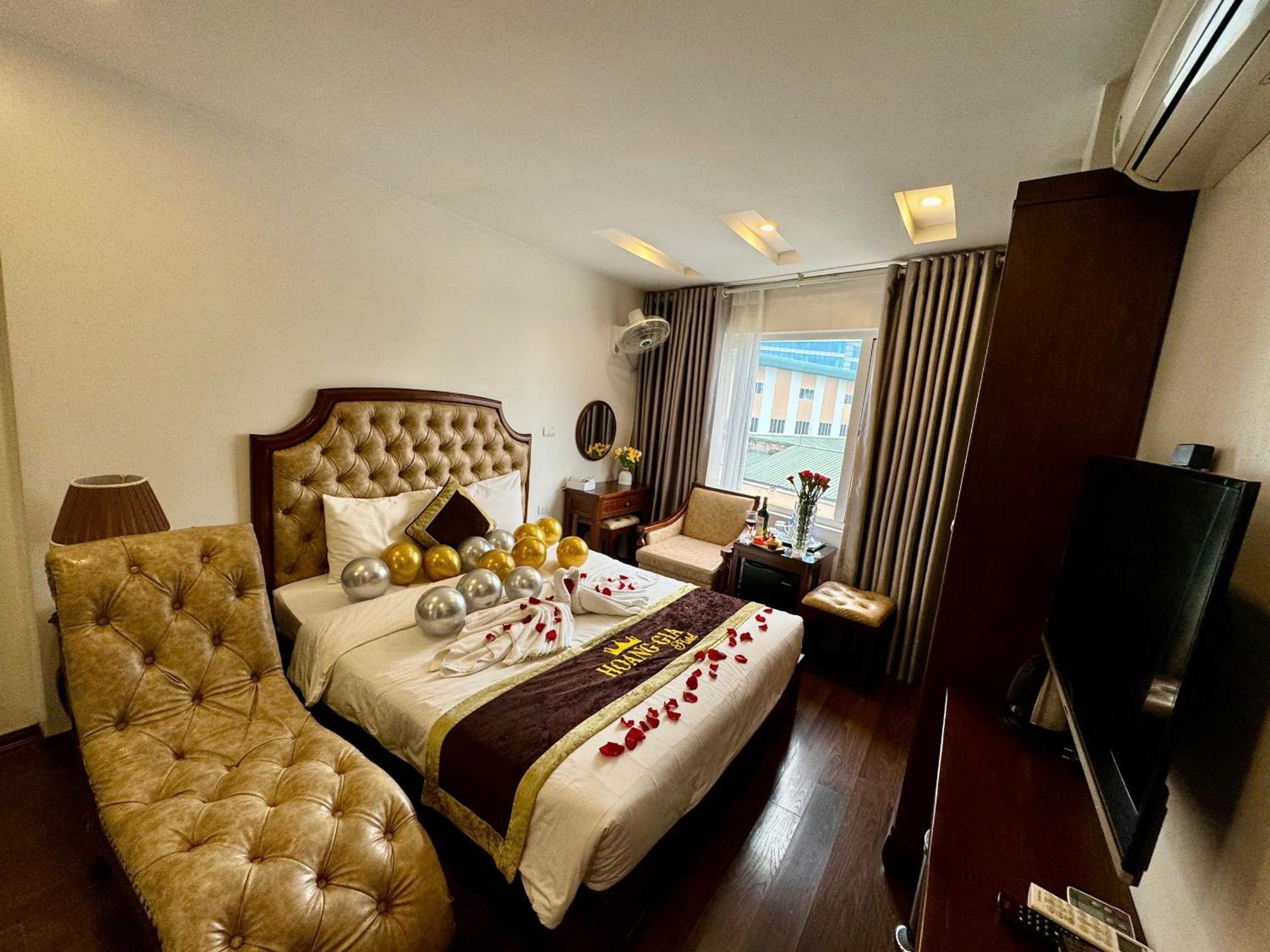 Hoang Gia Hotel Nhan Hoa Hanoi Exterior photo