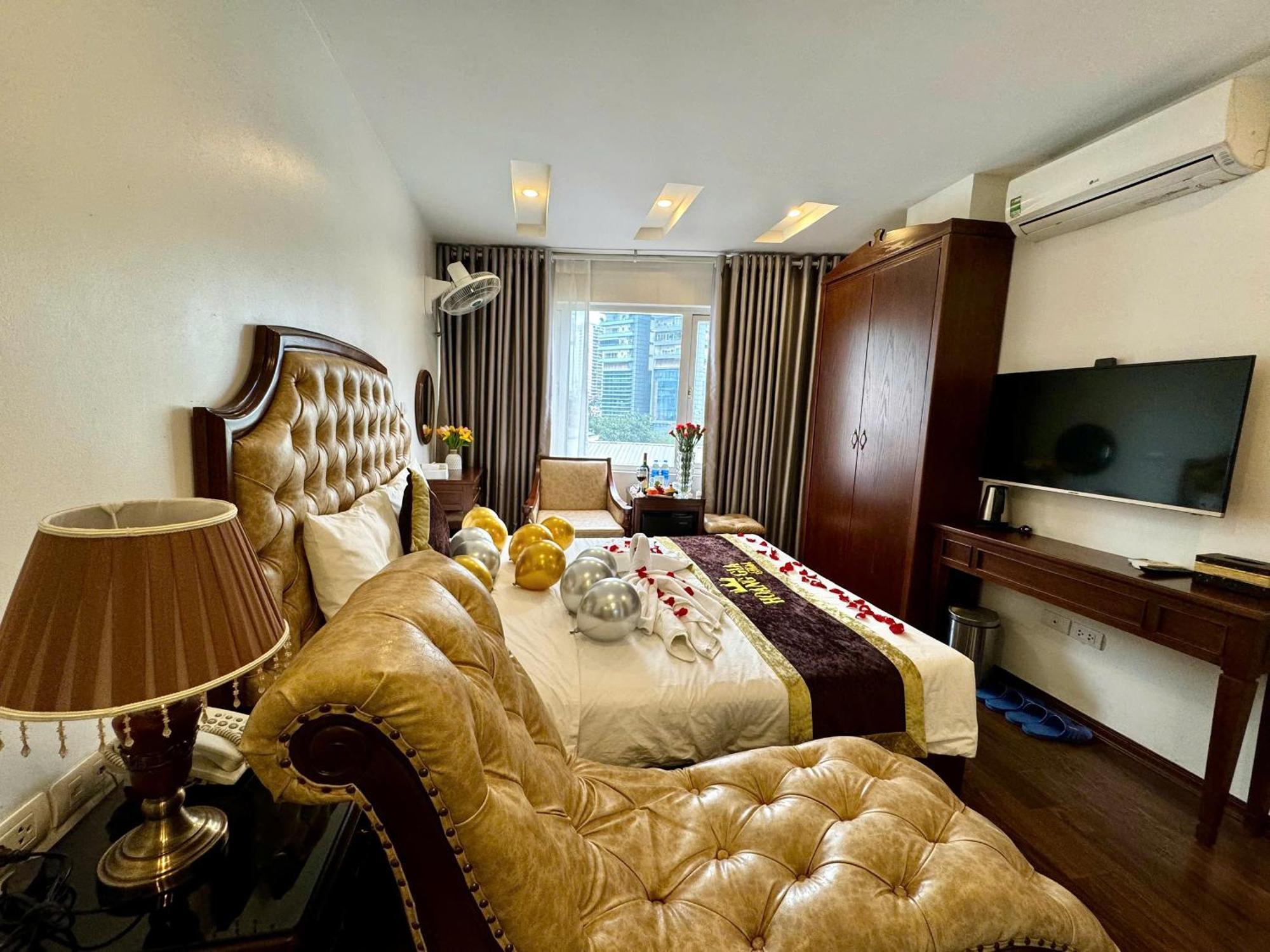 Hoang Gia Hotel Nhan Hoa Hanoi Exterior photo