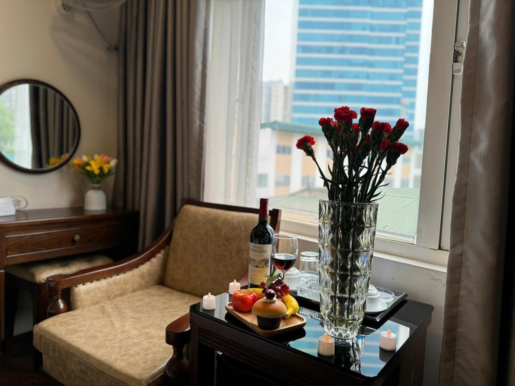 Hoang Gia Hotel Nhan Hoa Hanoi Exterior photo